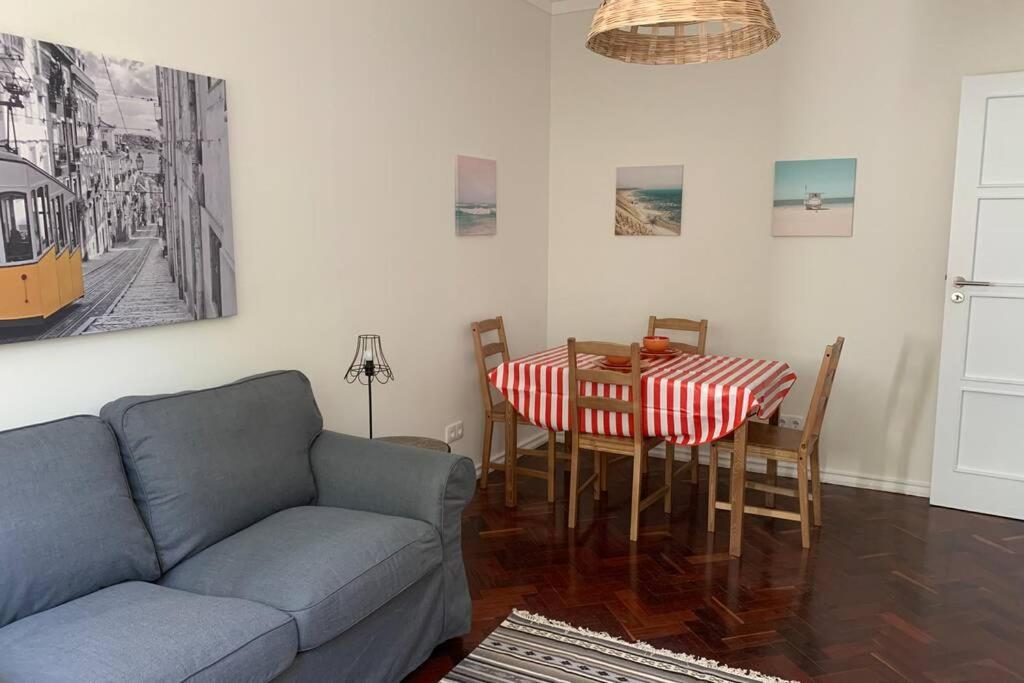 Casa Do Largo Sardinha - Very Central Apartment With Ac Lisbona Esterno foto